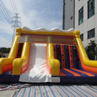 inflatable climbing slideGI155