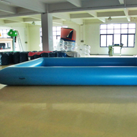 Light blue inflatable poolGP072