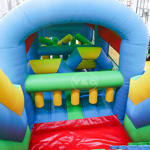 Inflatable LEGO obstacle courseYGO68